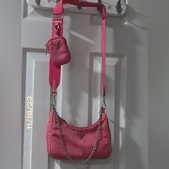 𝐏𝐑𝐀𝐃𝐀 Re-Edition 2005 Shoulder Bag Tessuto Small 𝐩𝐢𝐧𝐤 - Picture 2 of 2
